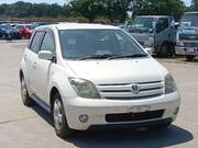 2004 TOYOTA IST