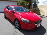 2014 VOLVO V40