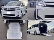 2018 TOYOTA VOXY