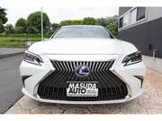 2019 LEXUS ES