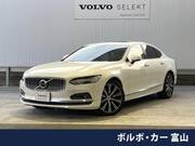 2022 VOLVO S90
