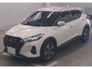 2023 NISSAN KICKS