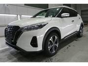 2023 NISSAN KICKS