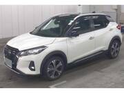 2021 NISSAN KICKS