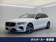 2021 VOLVO V60