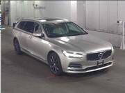2017 VOLVO V90