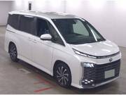 2022 TOYOTA VOXY
