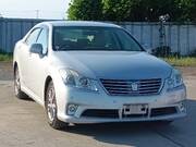 2013 TOYOTA CROWN ROYAL SALOON PREMIUM EDITION