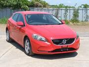 2014 VOLVO V40