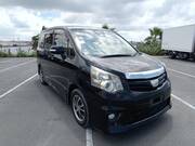 2013 TOYOTA NOAH SI
