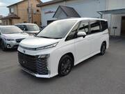 2022 TOYOTA VOXY