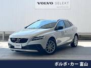 2018 VOLVO V40
