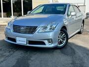 2011 TOYOTA CROWN ROYAL SALOON