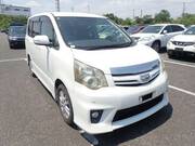 2010 TOYOTA NOAH SI