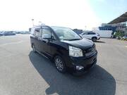 2013 TOYOTA VOXY