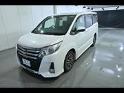 2015 TOYOTA NOAH