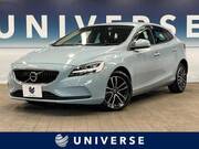 2018 VOLVO V40