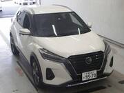 2021 NISSAN KICKS