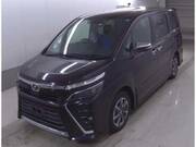 2018 TOYOTA VOXY