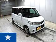 2012 NISSAN ROOX