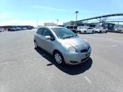 2010 TOYOTA VITZ F