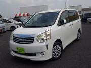 2012 TOYOTA NOAH