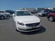 2018 VOLVO V60
