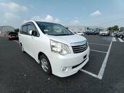 2011 TOYOTA NOAH G