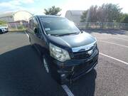 2010 TOYOTA NOAH SI