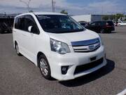 2011 TOYOTA NOAH SI