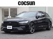 2021 VOLVO V90