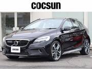 2018 VOLVO V40