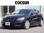 2019 VOLVO V40
