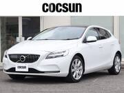 2020 VOLVO V40