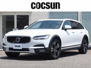 2017 VOLVO V90