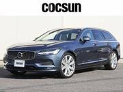 2017 VOLVO V90