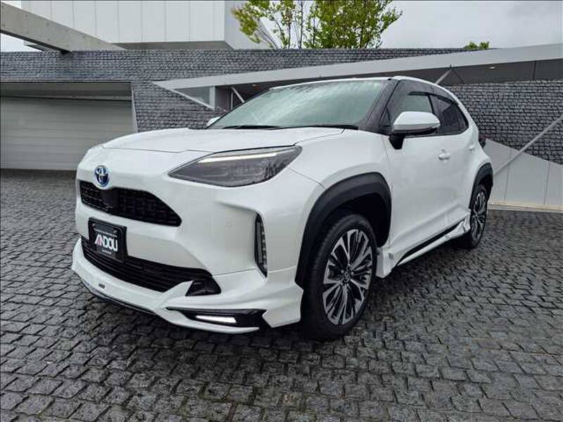-YARIS CROSS