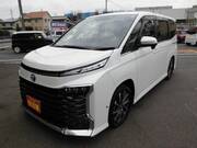 2022 TOYOTA VOXY