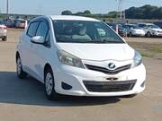 2011 TOYOTA VITZ F