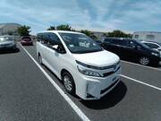 2018 TOYOTA VOXY V