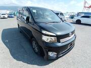 2011 TOYOTA VOXY