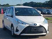 2019 TOYOTA VITZ F