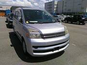 2006 TOYOTA VOXY X