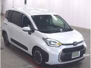 2025 TOYOTA SIENTA