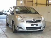 2010 TOYOTA VITZ F