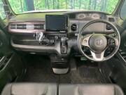 2017 HONDA N-BOX CUSTOM