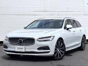 2023 VOLVO V90