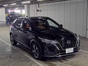 2022 NISSAN KICKS