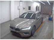 2018 VOLVO V60