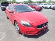 2016 VOLVO V40